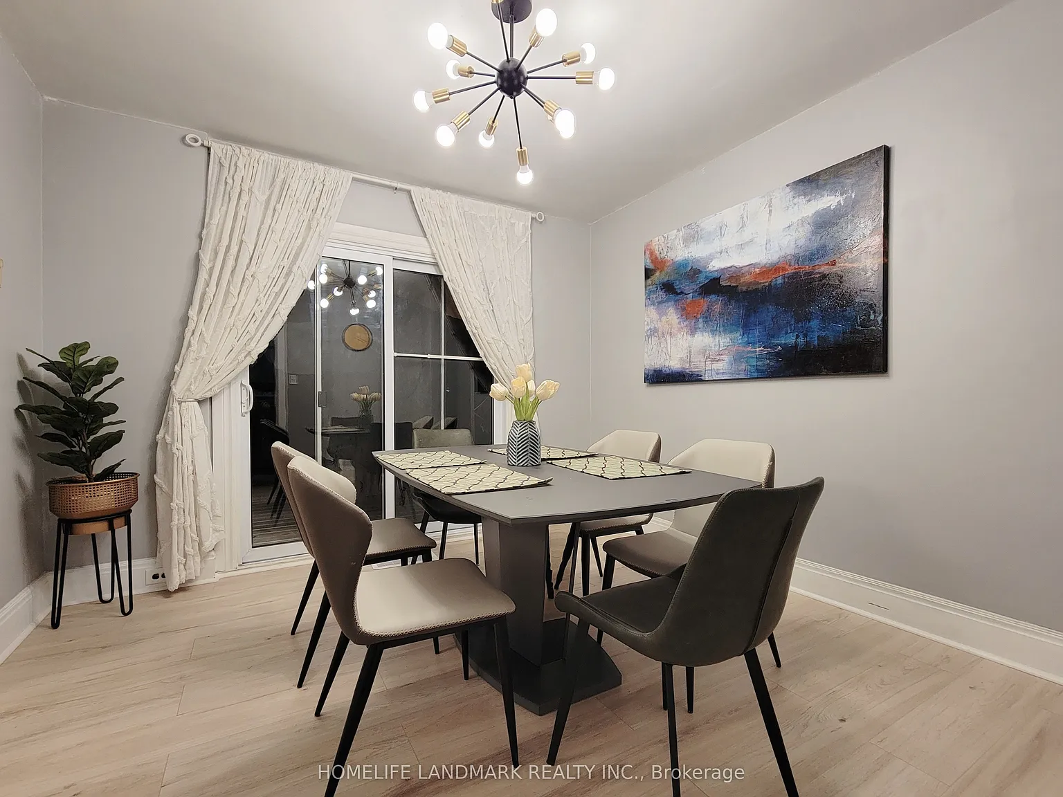 4 bed, $2,400 — Photo 3