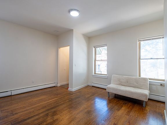2nd image of 367 Liberty St #B