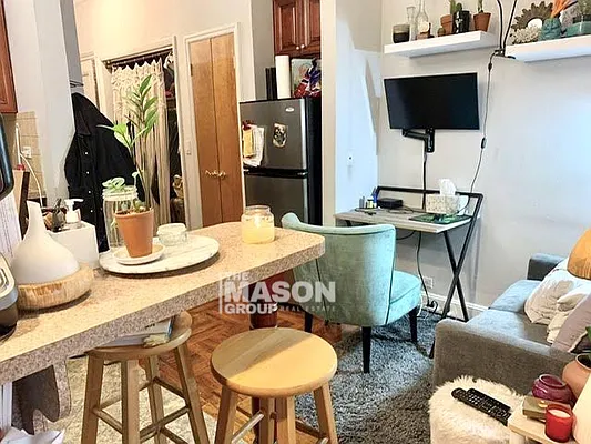Rented by Mason Group LLC | media 8