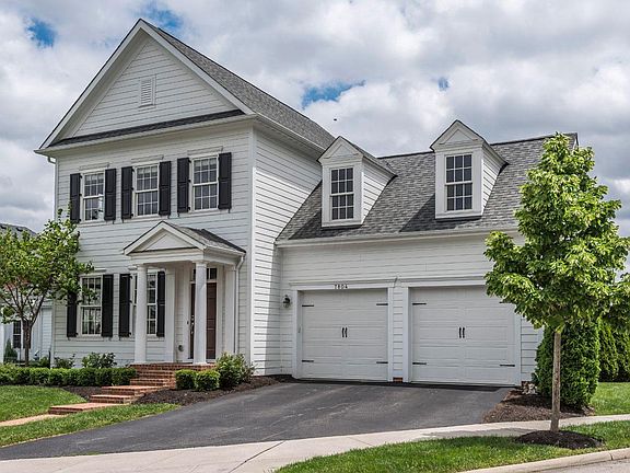 2nd image of 7804 Straits Ln