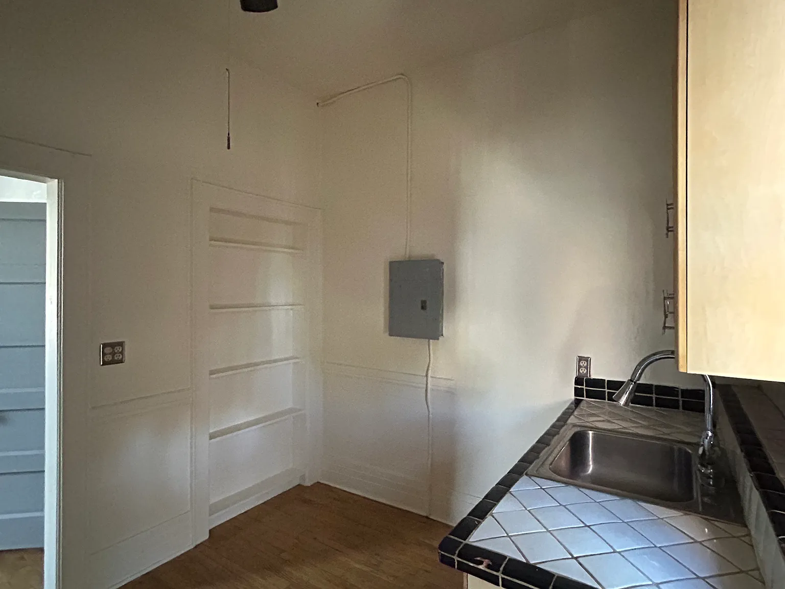 404 S 5th Ave — Photo 3