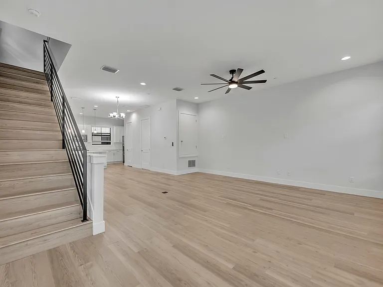 62 W Jersey St #13 — Photo 31