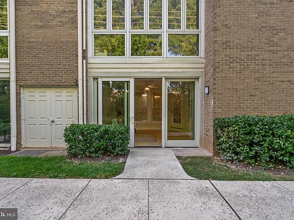 4th image of 5709 Brewer House Cir APT T2