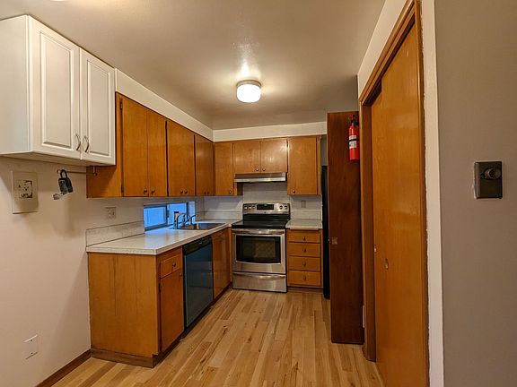 5th image of 14012 Greenwood Ave N