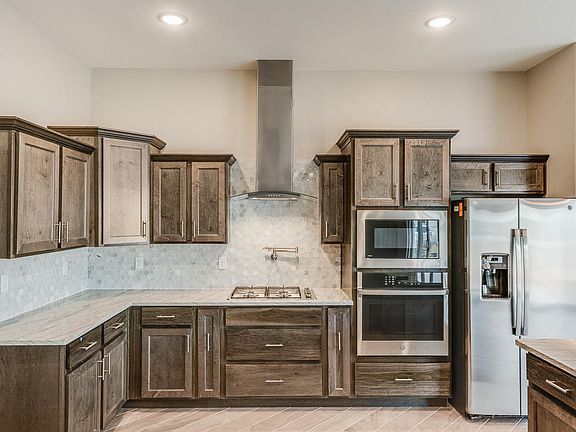 2nd image of 525 W La Entrada Cir