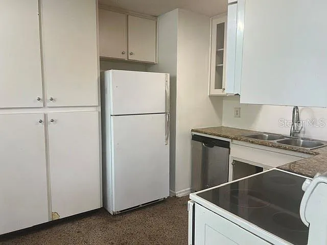 2211 E Amelia St — Photo 13