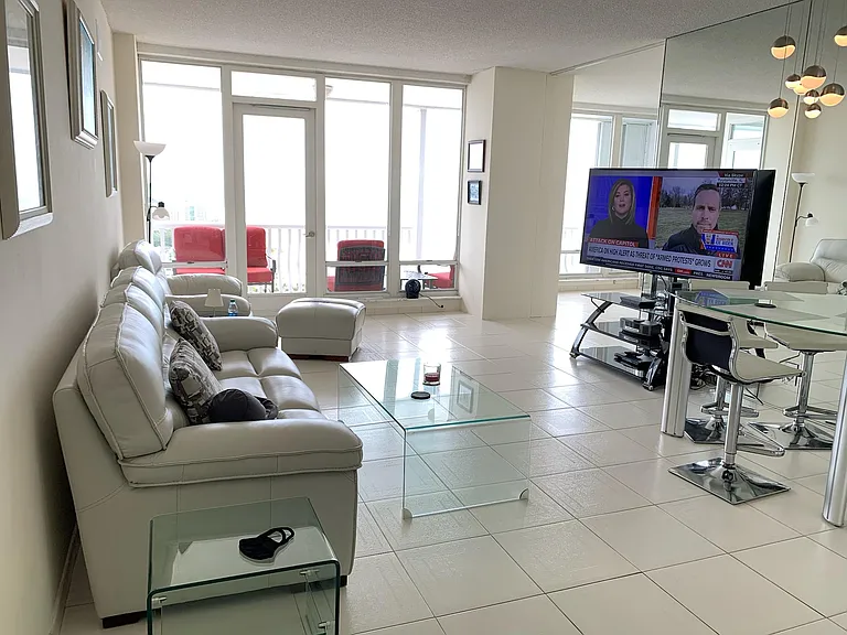 2200 S Ocean Ln #3 — Photo 6