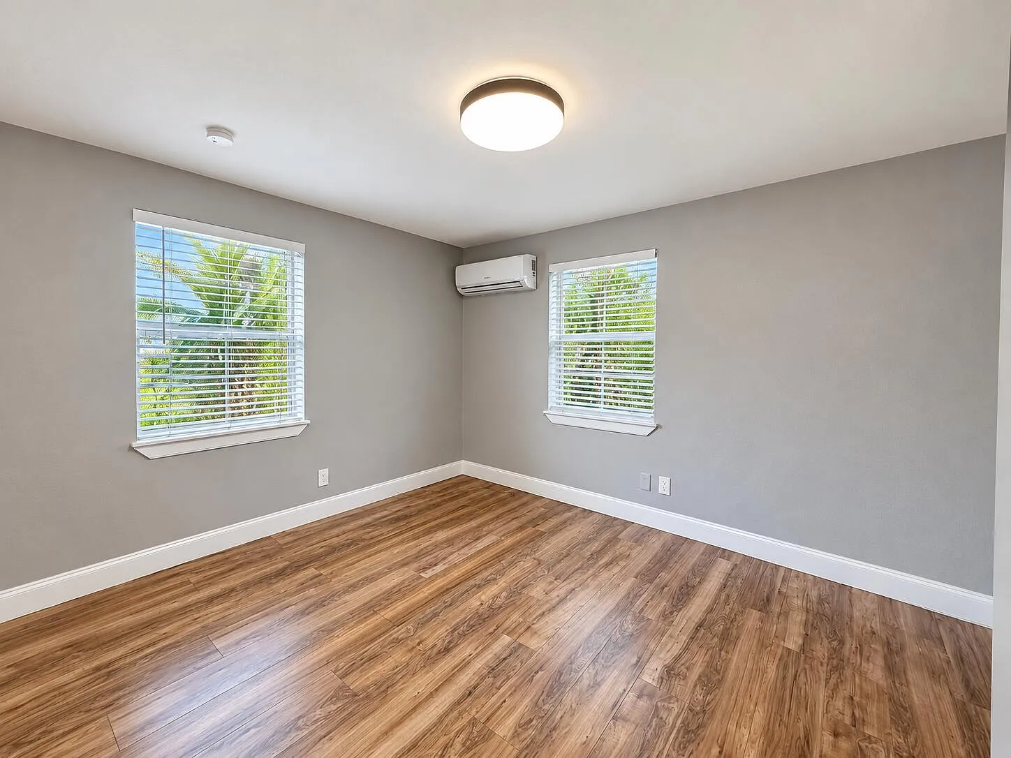 1 bed, 1.0 bath, 260 sqft, $1,300 — Photo 4