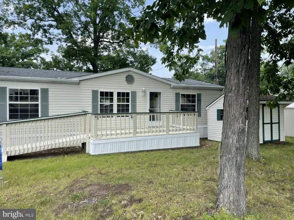 3001 Walnut Ln, Telford, PA 18969