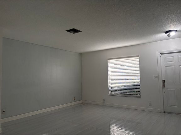 5th image of 1905 SW 86th Ave