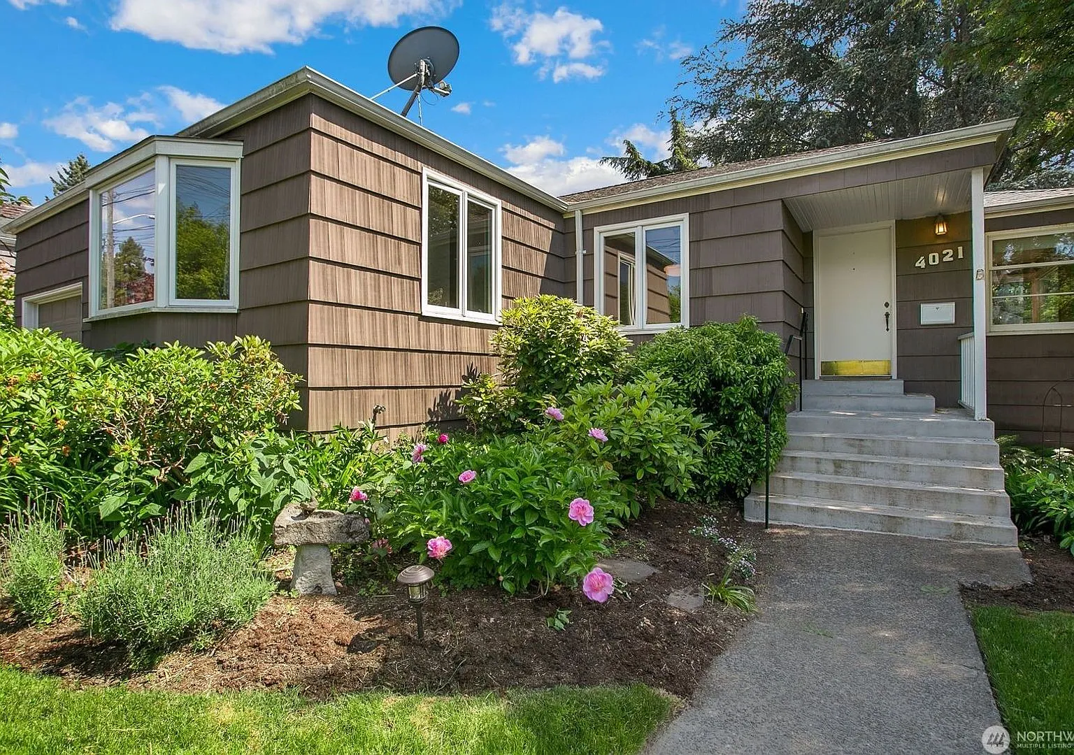 2Bd/1.75Ba Seattle Home — Photo 2