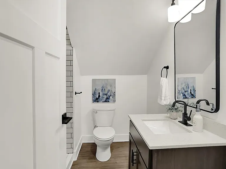 1439 Deloss St — Photo 16