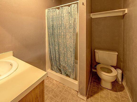 4th image of 1104 Burke Dr