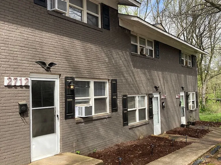 Oaklawn West — Photo 18