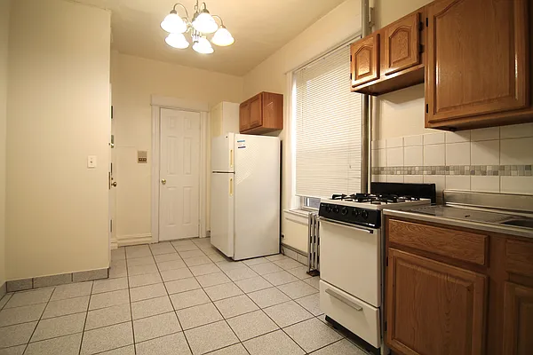 Rented by New York Realty Minimax Inc | media 2