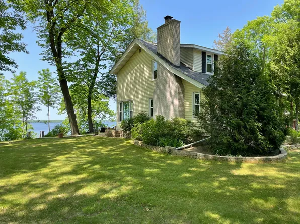 10952 Green Lake Trl, Chisago City, MN 55013