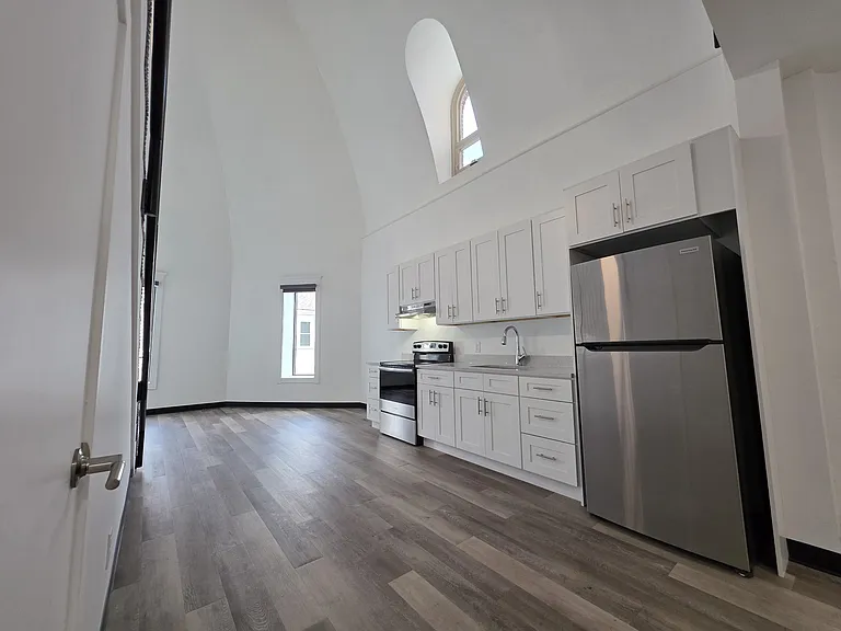 401 Olo Street - Former Church Parish Converted In Luxury Apartments! — Photo 48