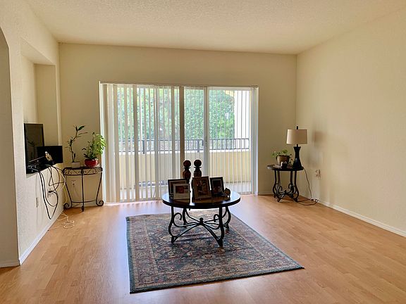 4th image of 1802 Belmont Pl