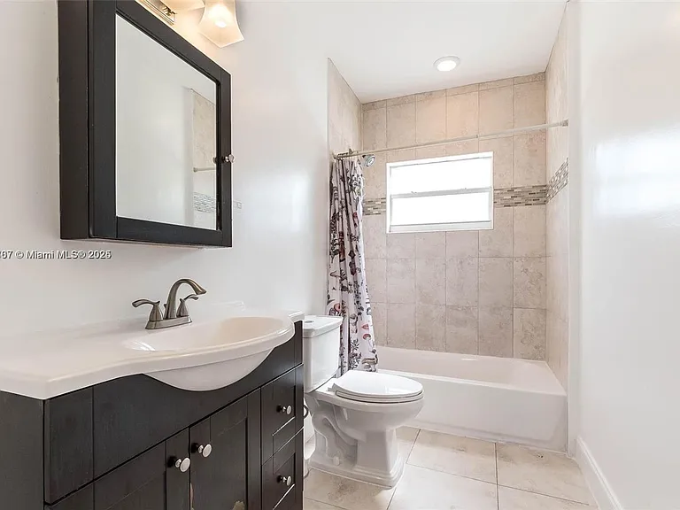 1695 SW 11th St #203 — Photo 13