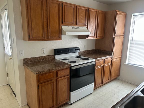 5th image of 1506 Windward Dr APT C