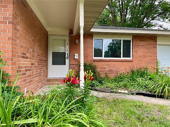 3rd image of 814 Gwenn St