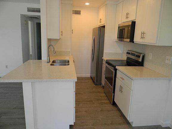 2nd image of 748 E Joan De Arc Ave