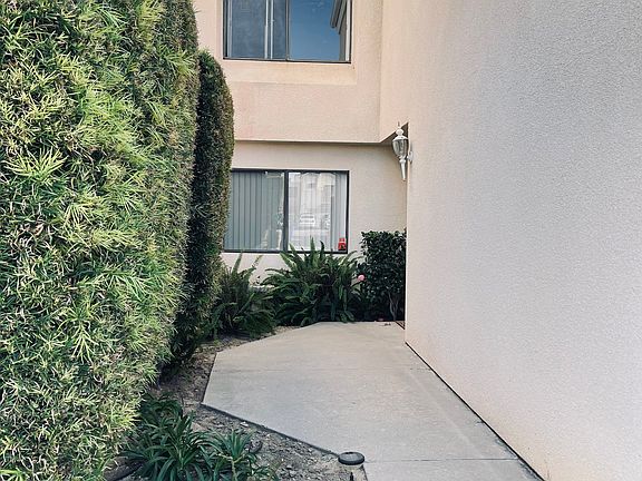 3rd image of 10022 Reseda Blvd Unit 11