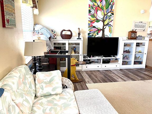 4th image of 4652 Cedarbrook Way