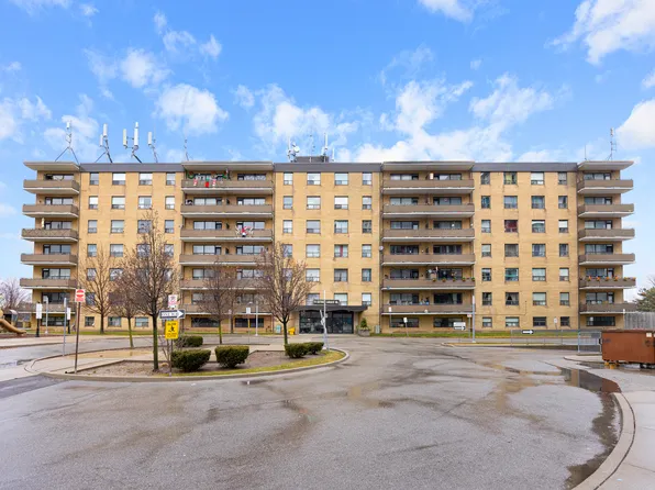 70 Esther Lorrie Dr #214, Toronto, ON M9W 4V1