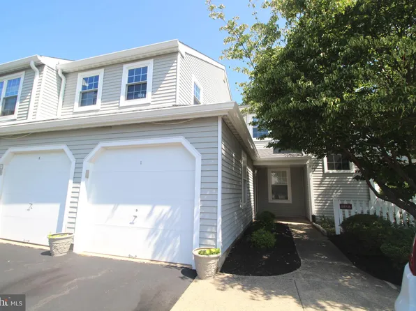 681A Rose Hollow Dr, Yardley, PA 19067