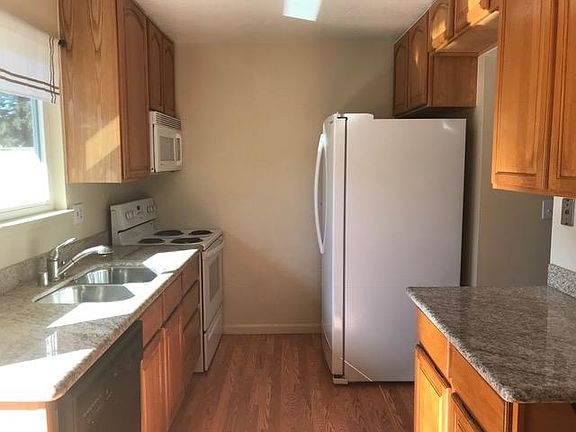 4th image of 3716 Oxford Cmn