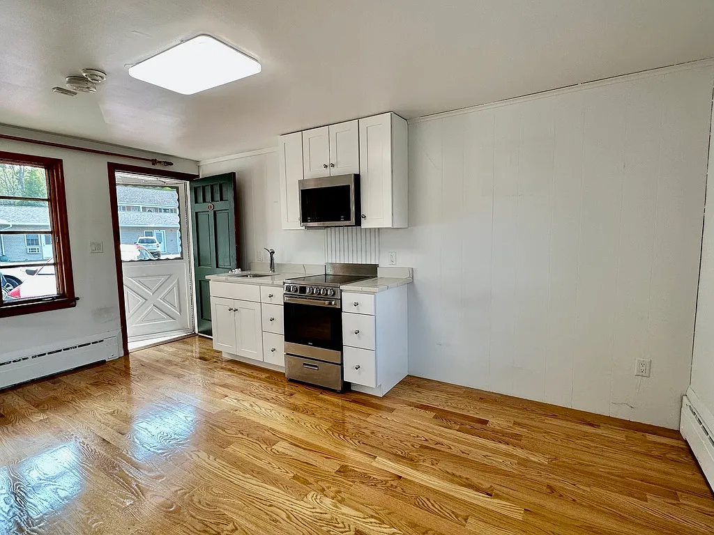 Studio, 243 sqft, $1,225 — Photo 4