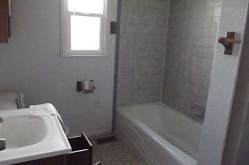 4th image of 2304 N Cochiti Ave