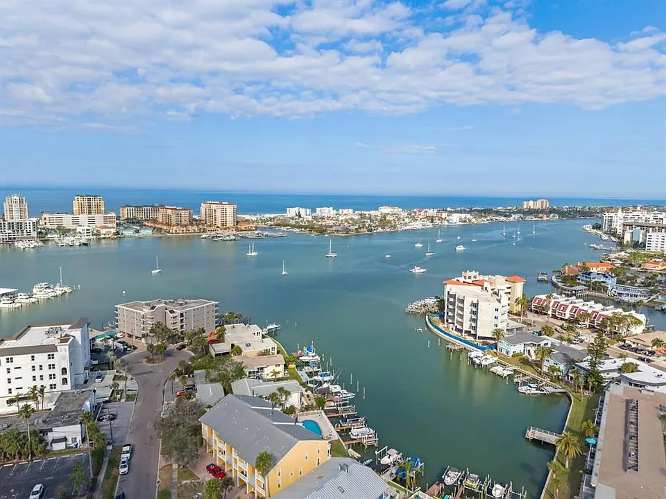 255 Dolphin Point #513