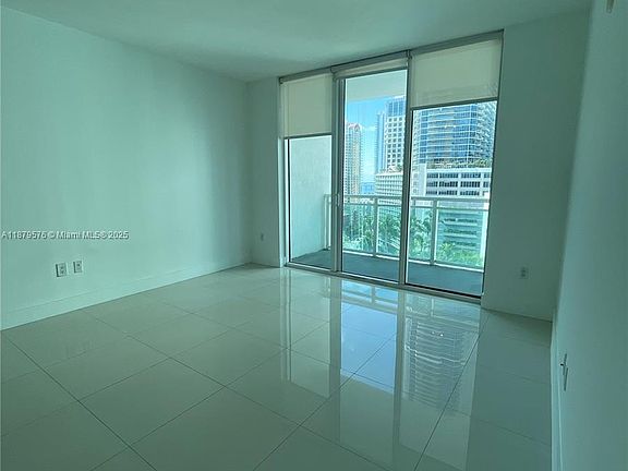 5th image of 950 Brickell Bay Dr #17