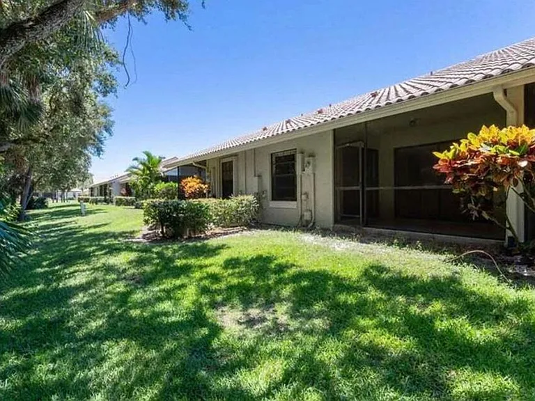 499 Hardwood Pl — Photo 6