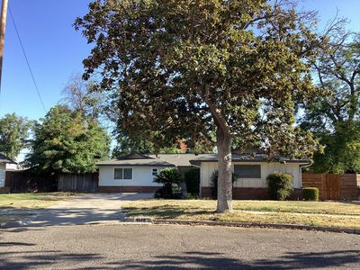 4648 N 6th St, Fresno, CA, 93726