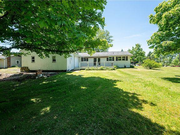 5th image of 126 Lapeer Dr