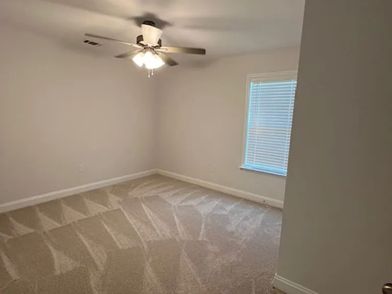 3912 Duke Ct — Photo 10