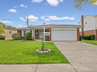 34356 Greentrees Rd, Sterling Heights, MI 48312