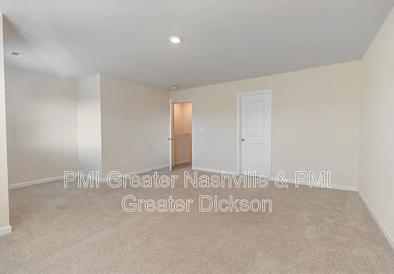 305 Masters Way — Photo 9