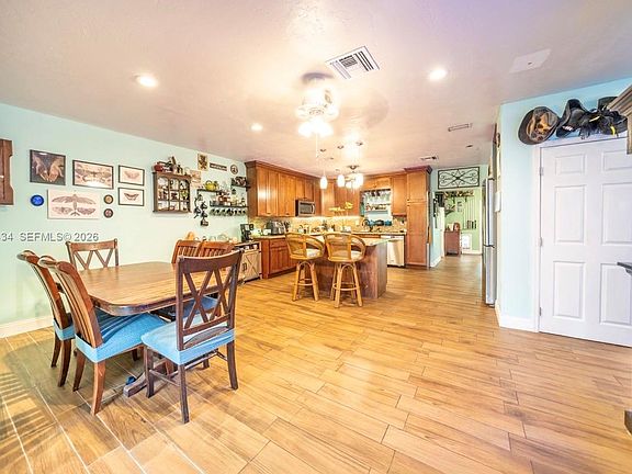 3rd image of 6890 SW 57th St