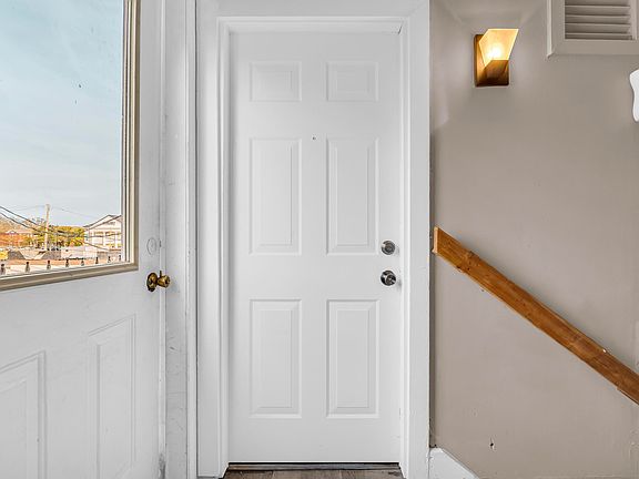 5th image of 817 College St