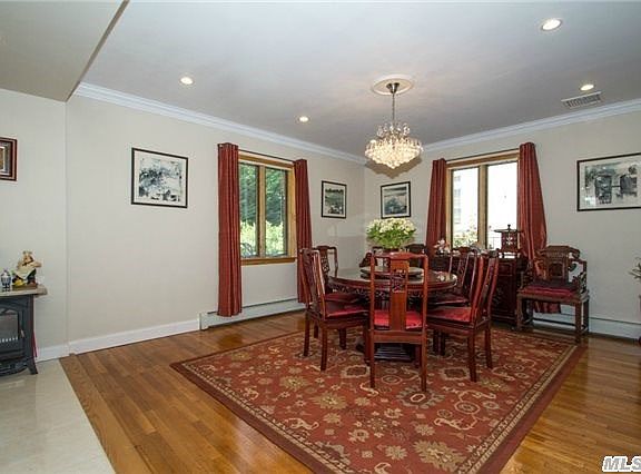 4th image of 24923 Beechknoll Ave