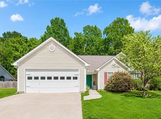 421 Arrowhatchee Dr, Winder, GA 30680