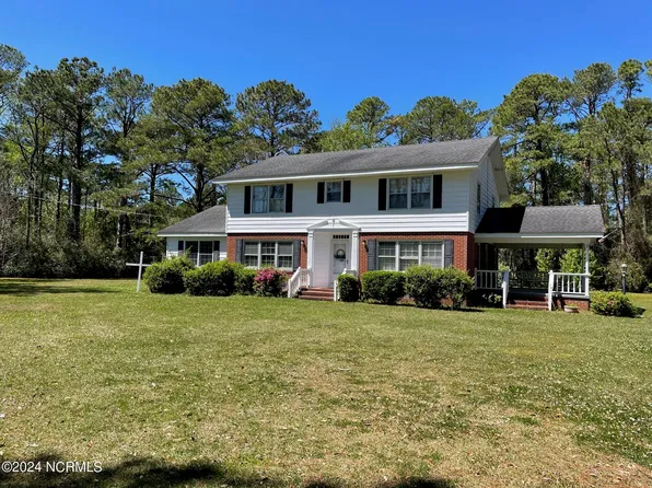 152 W Bayshore Drive, Cedar Island, NC 28520
