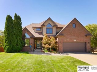 5907 Arrowwood Rd, Lincoln, NE 68526