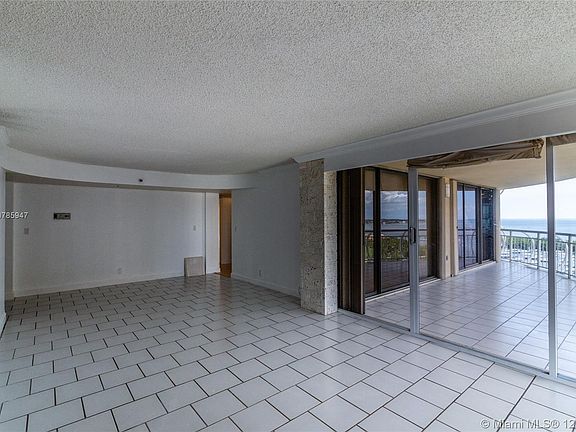 2nd image of 2843 S Bayshore Dr APT 15C