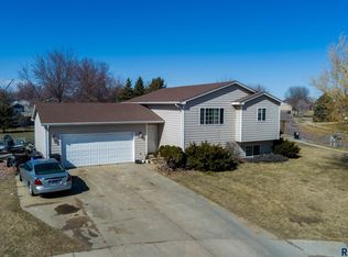 230 Atkins Cir, Tea, SD 57064