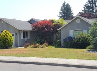 909 Helen Ln, Brookings, OR 97415